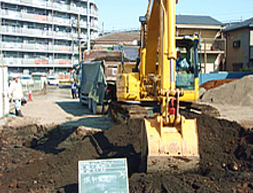 土壌堀削状況